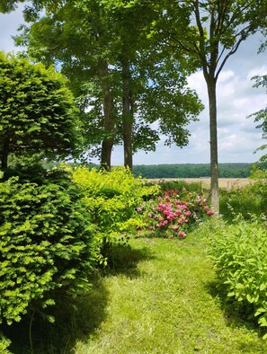 Property grounds - 2-bedroom house typical Normandy countryside quiet near forest 105km Paris (Le Mesnil-Jourdain)