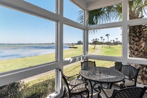 Outdoor dining - ⛱️Lake Views | Tram to Beach | Sandestin Resort | Pool | Vantage Pointe 43☀️ (Miramar Beach)