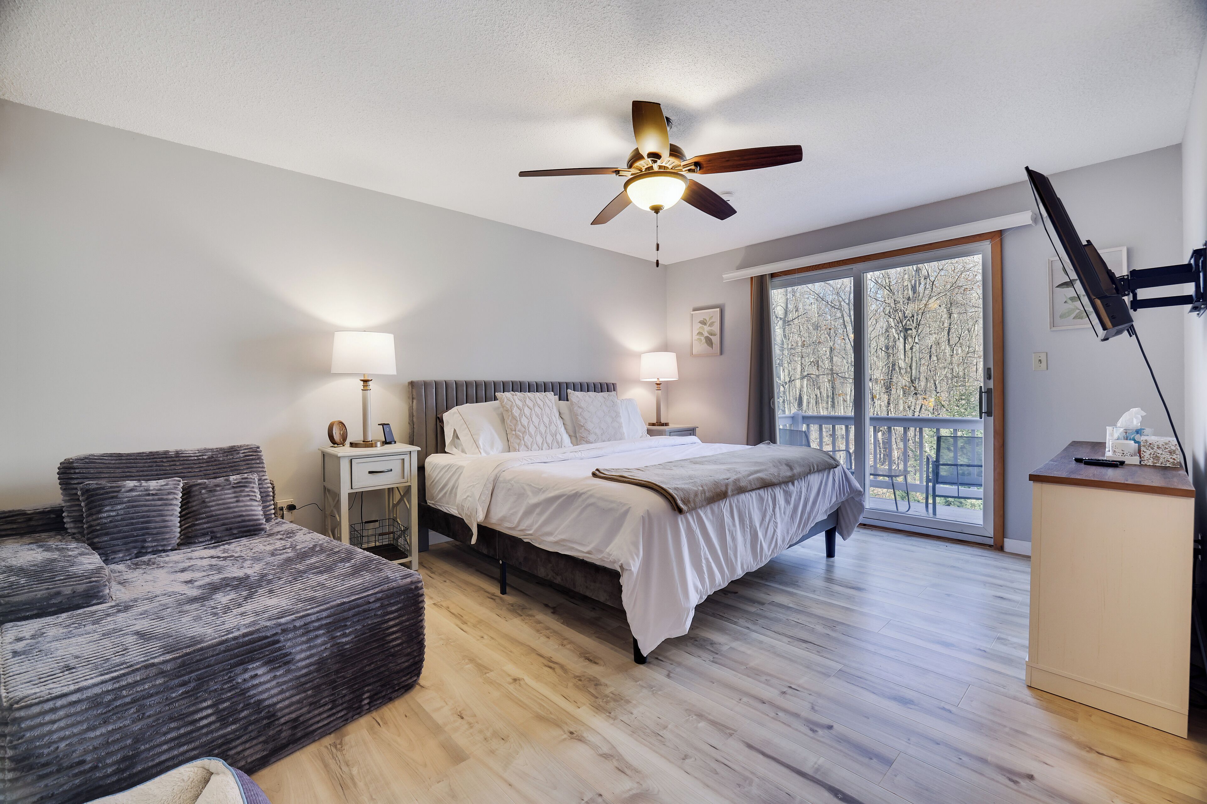 3 bedrooms, iron/ironing board, WiFi, bed sheets