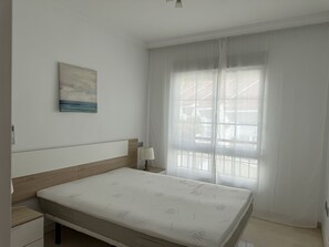 4 bedrooms, free WiFi, bed sheets