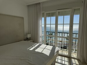 4 bedrooms, free WiFi, bed sheets