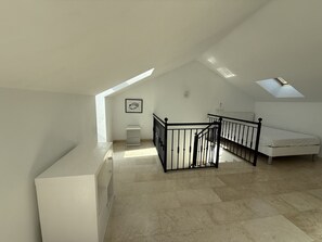 4 bedrooms, free WiFi, bed sheets