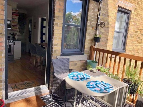 Cozy 1-bedroom condo in peaceful Montréal with AC
