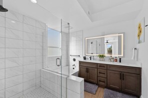 Bathroom - Family-Friendly Pool & Game Room (San Diego)