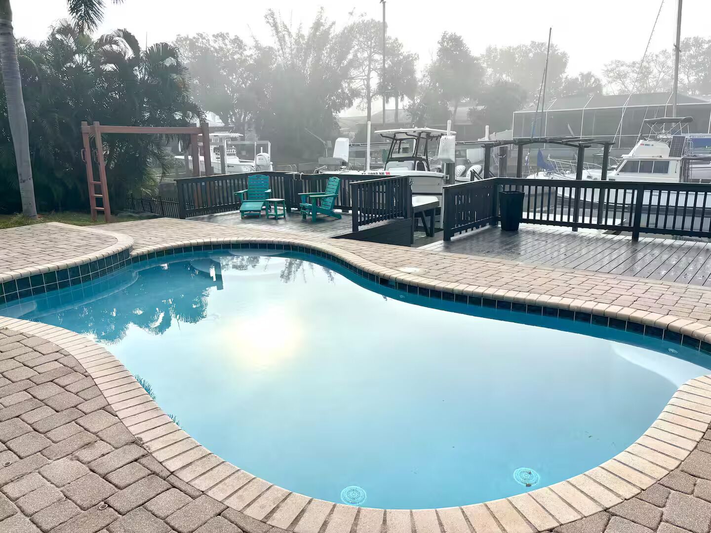 Et oppvarmet basseng