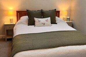 2 habitaciones, tabla de planchar con plancha y cuna de viaje 