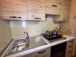 Kühlschrank, Ofen, Herdplatte, Toaster