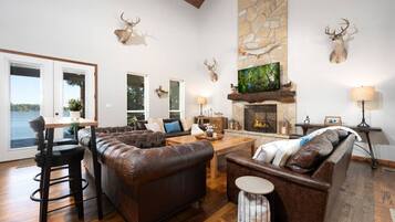 TV connectée, cheminée