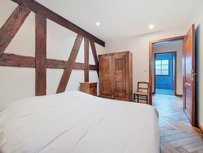 2 dormitorios, escritorio, wifi gratis y ropa de cama