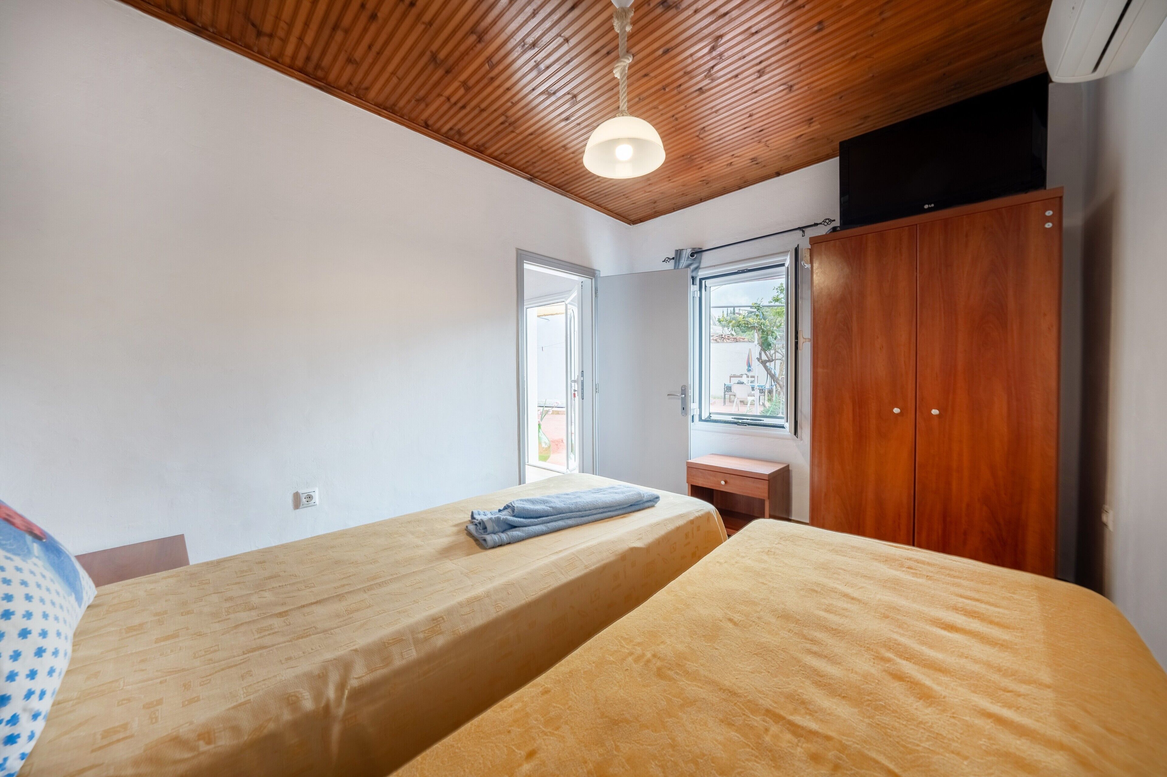 Fer et planche à repasser, Wi-Fi, draps fournis