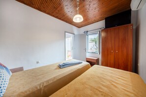 Iron/ironing board, WiFi, bed sheets - Grenta Country House – Tranquil Cottage near North Corfu Beaches (Karousádes)