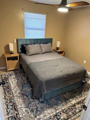 アイロン / アイロン台、旅行用ベビーベッド、WiFi、ベッドシーツ