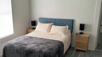 Bügeleisen/Bügelbrett, Reisekinderbett, WLAN, Bettwäsche
