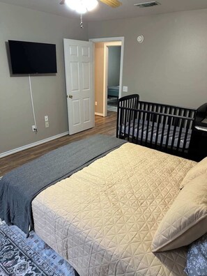 Iron/ironing board, WiFi