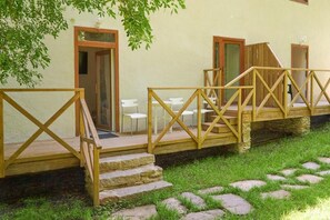 Family Apartment, Kitchenette, Garden View | Terrace/patio - Aparthotel U Starého zámku (Soutice)