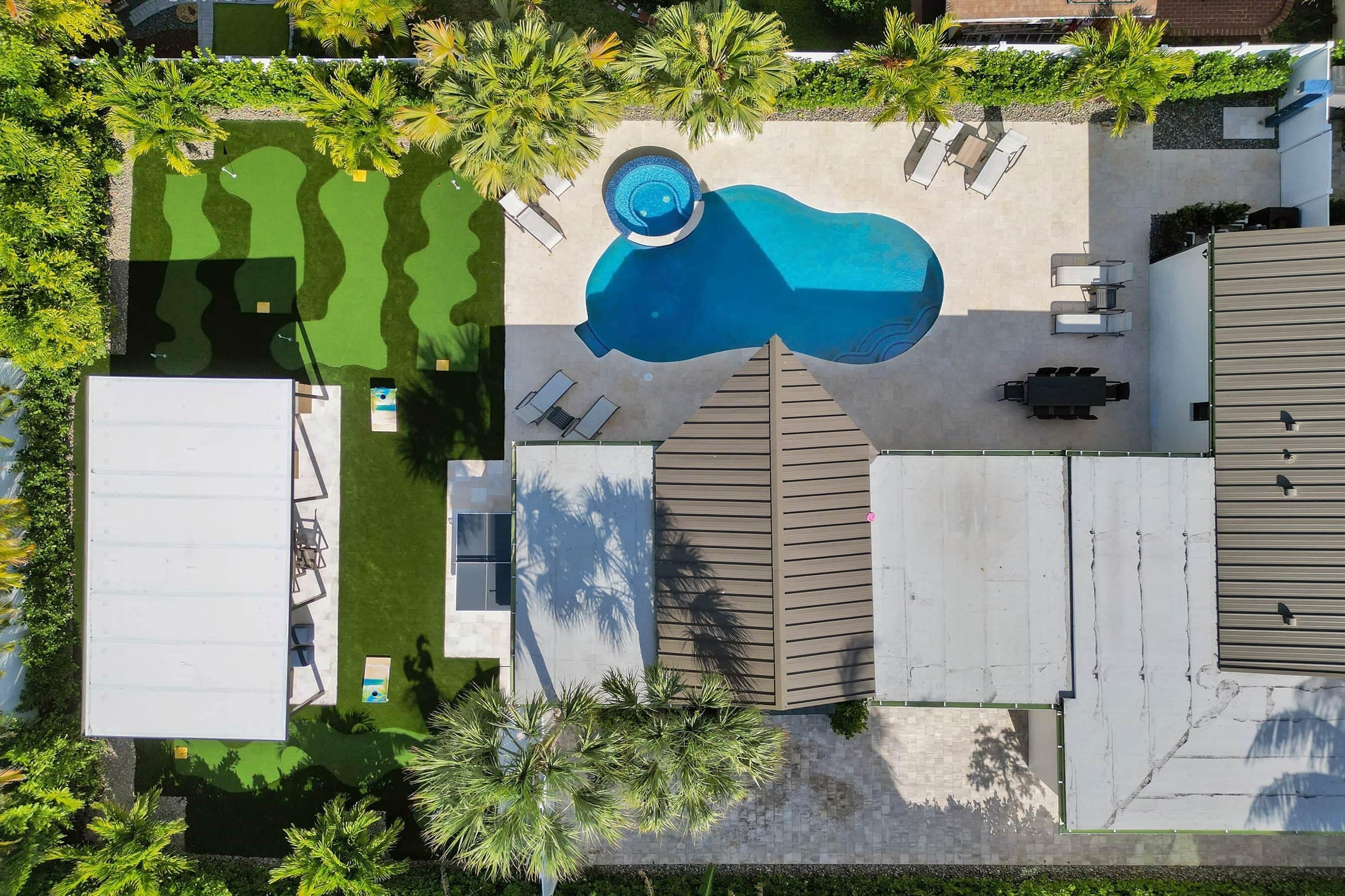 Piscina all'aperto, una piscina riscaldata