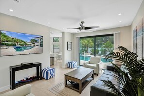 Living area - Luxurious Villa in Deerfield Beach (Deerfield Beach)