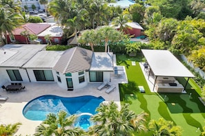 Outdoor pool, a heated pool - Luxurious Villa in Deerfield Beach (Deerfield Beach)