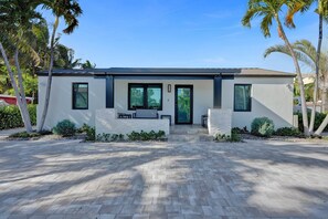 Exterior - Deerfield Beach Gem: 2 Blocks From The Beach! (Deerfield Beach)