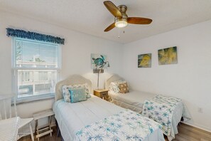 2 habitaciones, tabla de planchar con plancha, internet y ropa de cama 
