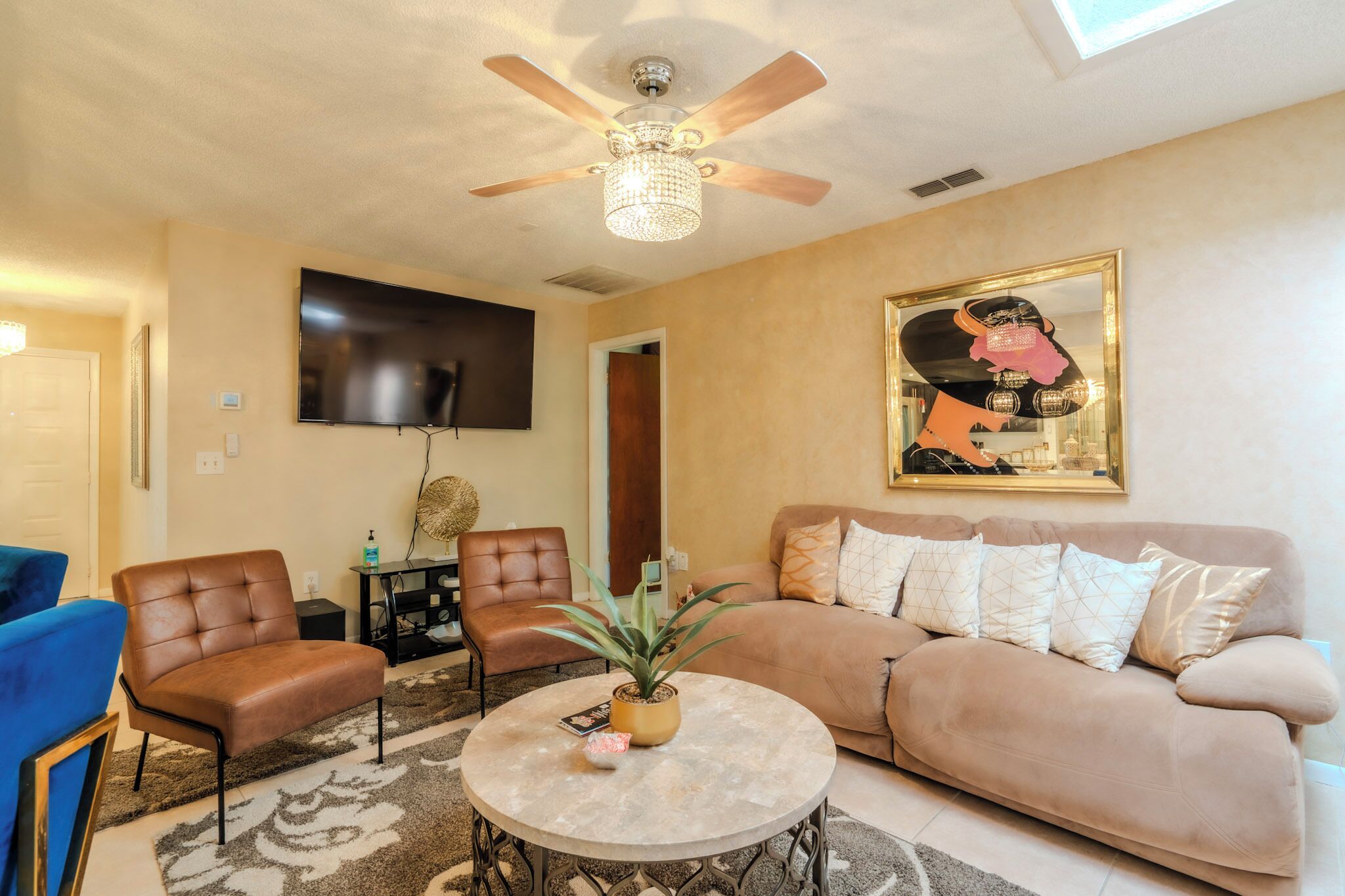 House, 3 Bedrooms | Living area