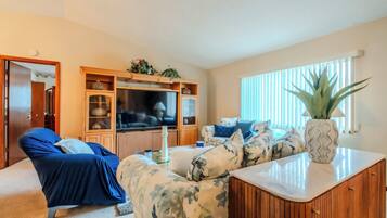 House, 3 Bedrooms | Living area