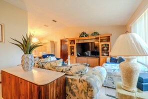 House, 3 Bedrooms | Living area - Ocala - WEC. (Ocala)