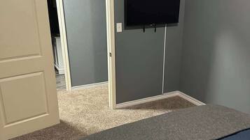 Iron/ironing board, WiFi