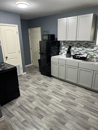 Convenient Apartment Near Hospitals & Downtown