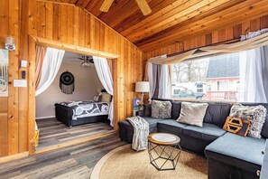 3 soverom, skrivebord, wi-fi og sengetøy