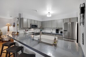 Fridge, microwave, oven, stovetop - Spacious 2 Bedroom, 2 Bath Ideally Located to Breckenridge/Keystone (Breckenridge)
