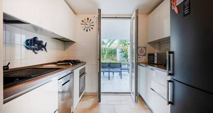 GuestHost - Wonderful villa on two levels, 125 sqm, comfortably hosting 6 people. Modern, carefully designed furniture creates a relaxing, paradisiacal atmosphere. Located just 2 minutes' walk from Palese seafront, near the famous Titolo and Moretti beac