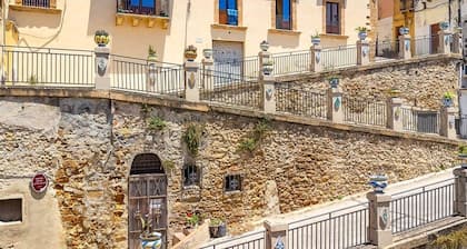 Room Castel Perollo - Camera Blu by Biddizzi Rari - Historic Center in Sciacca