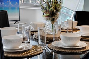Dining - Midtown Muse -Walkable Cozy amenity bldg w parking (Miami)