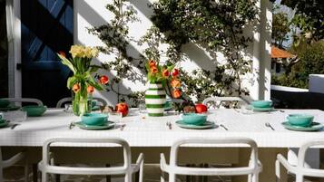 Khu ẩm thực ngoài trời