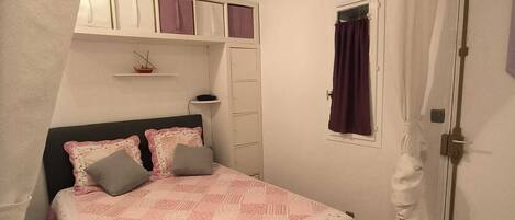 1 chambre, lit parapluie