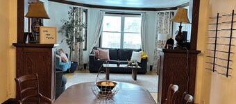 5 bedrooms with parking near NE Arts District, 15min to NSC and US Bank Stadium