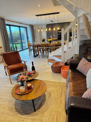Interior - Large modern villa with a huge garden, only 500m from the sea for max. 12 guests (Plouescat)