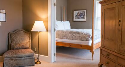 Suite 5-Double room-Private Bathroom-Standard