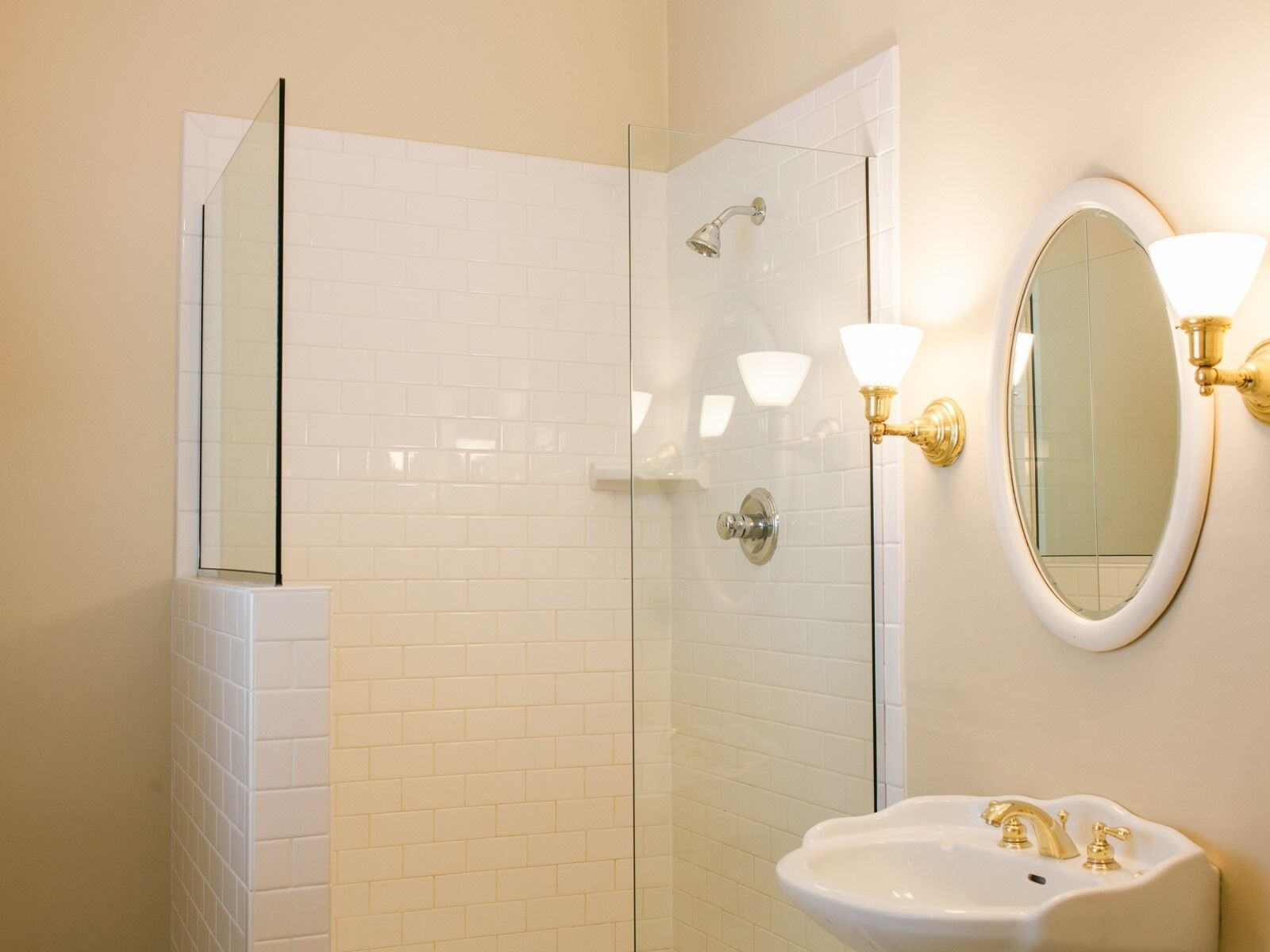 Shower, towels