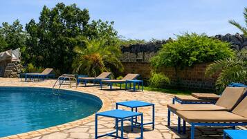 Phòng đôi hoặc 2 giường đơn Deluxe, quang cảnh vườn | Hồ bơi | Hồ bơi ngoài trời