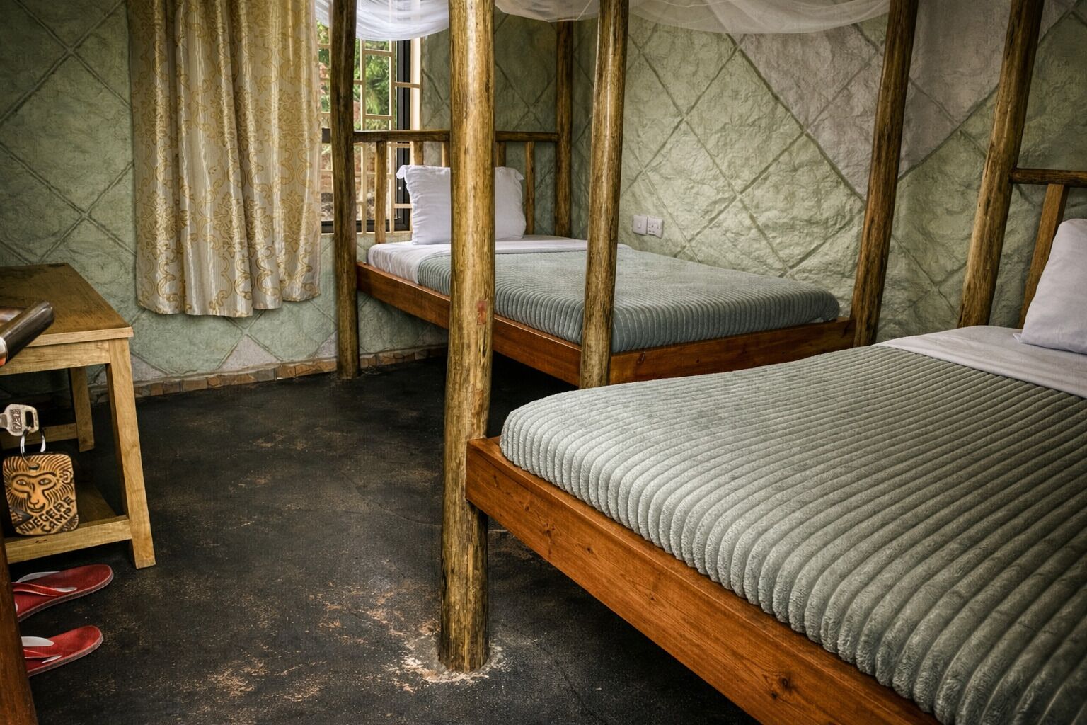 Habitación Deluxe con 1 cama doble o 2 individuales, vistas al jardín | Escritorio, tabla de planchar con plancha, wifi gratis