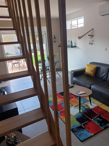 Small house near the beach, parking, garden, wifi, air conditioning