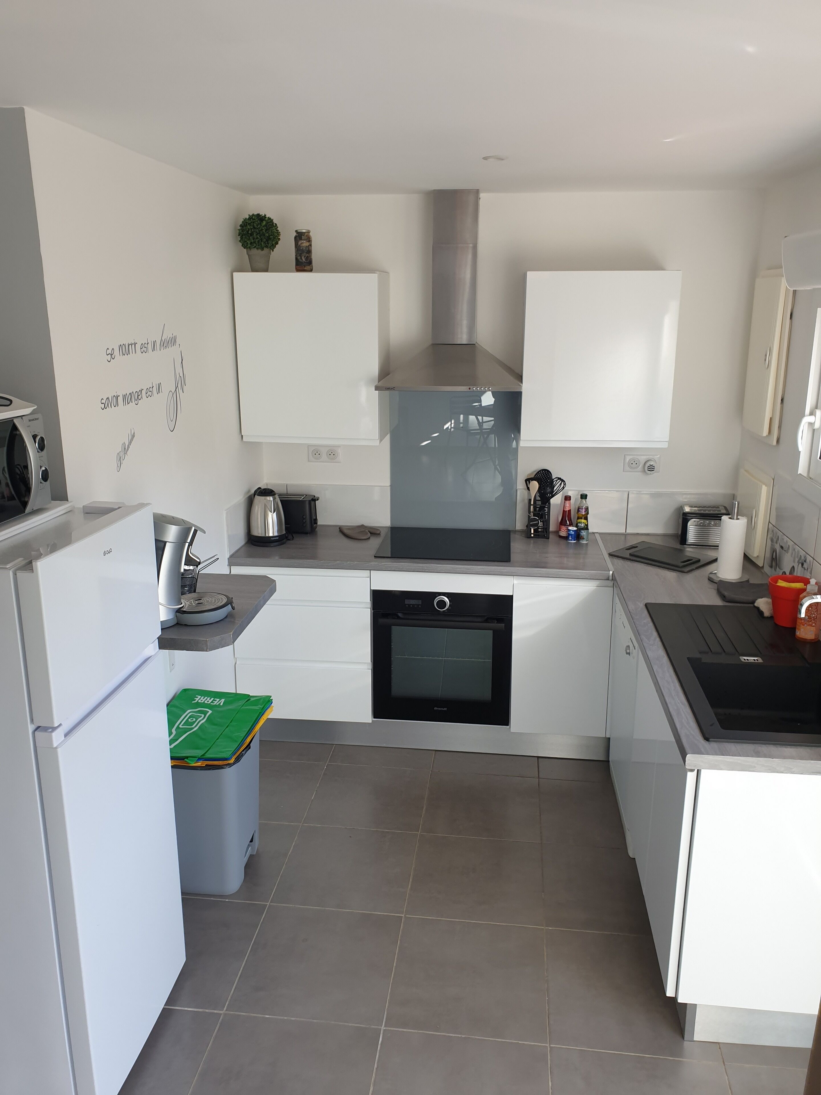 Microwave, oven, stovetop, dishwasher