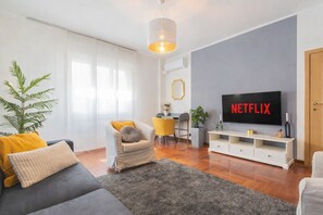 Living area - Riccardo's cottage 6 minutes from the lake + Parking (Nesso)