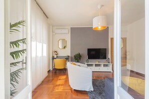 Living area - Riccardo's cottage 6 minutes from the lake + Parking (Nesso)