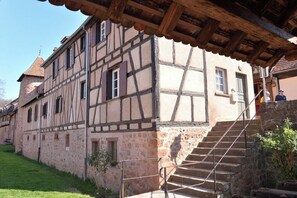 Exterior - Luxury apartment Dolder 4★ sleeps 6 in the center of Riquewihr.
Pets allowed (Riquewihr)