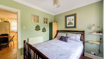 Rideaux occultants, fer et planche à repasser, Wi-Fi gratuit