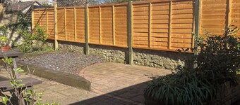 Stylish 2-Bed Ground Floor Flat with Private Garde