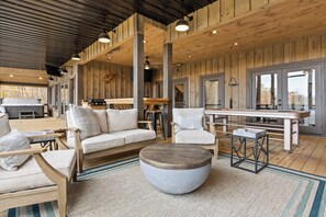 Outdoor dining - 2-Level Deck - Stunning Views - Hot Tub - Fire Pit (Ellijay)